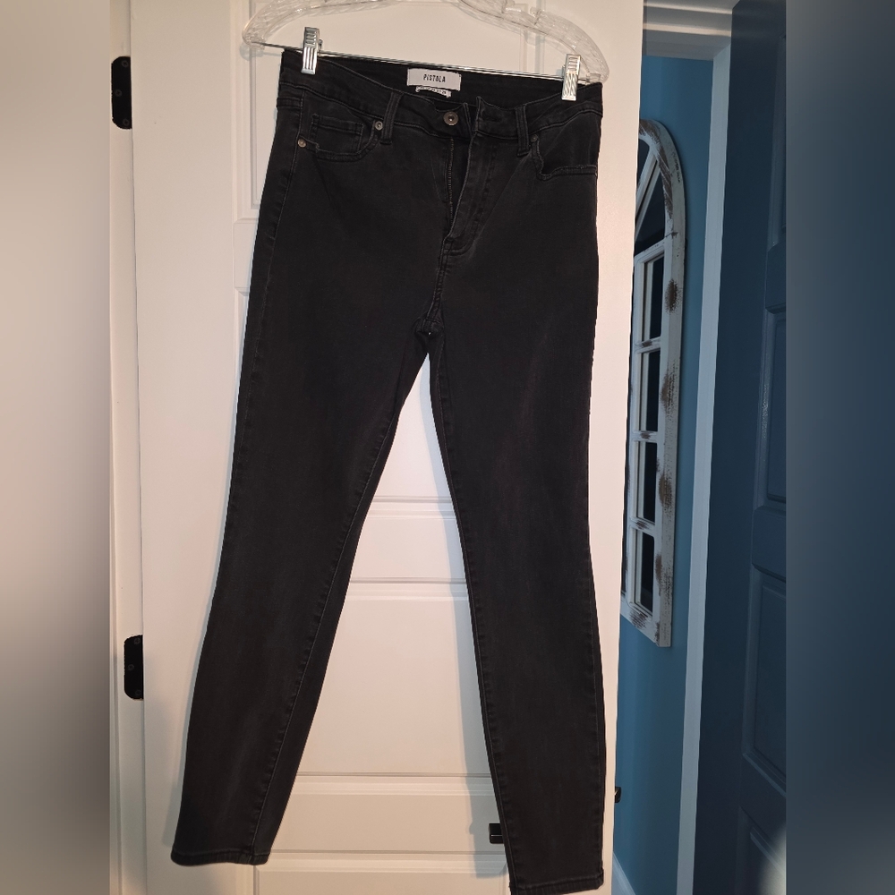 pistola Black Skinny Jeans — Sleek Slim Fit